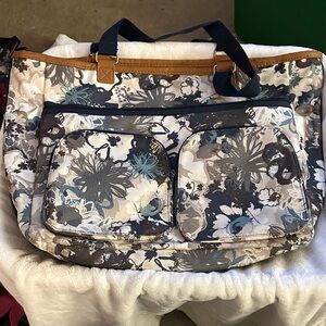 Thirty-One - Double Take Tote Navy Blue Quilted Diamonds Reversible to Woodblock
